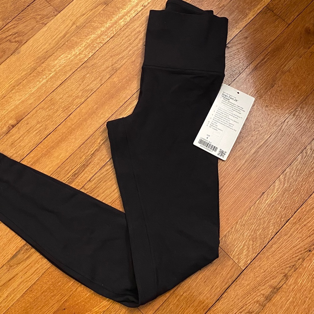 BRAND NEW LuLu lemon size 4 leggings!